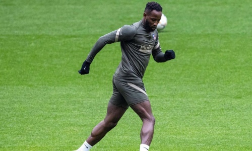 La COVID-19 éloigne Dembélé de ses débuts avec l'Atlético Madrid