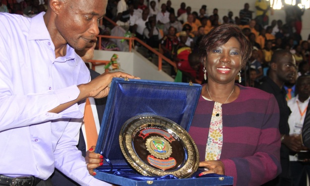 La Ministre Kandia Camara, honorée par hauts dirigeants du handball Ivoirien et africain