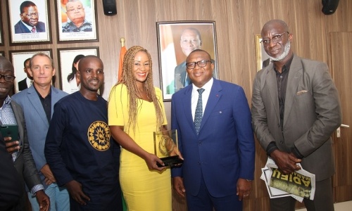 La radio de l’ASEC reçoit un prix du Ministère de la Communication