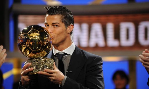 La réaction de Cristiano Ronaldo après son sacre au ‘‘Ballon d’or of All Time’’