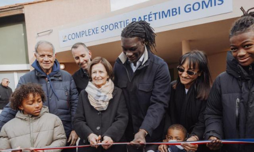 La ville de Toulon honore Bafétimbi Gomis