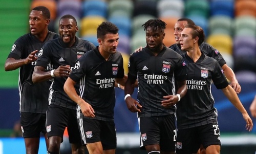 LDC (1/4) : Maxwel Cornet buteur, Lyon rejoint le Bayern en demies