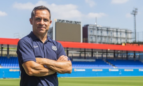 Le Barça nomme un coach intérimaire après le limogeage de Koeman