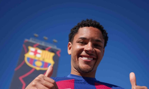 Le FC Barcelone présente officiellement Vitor Roque