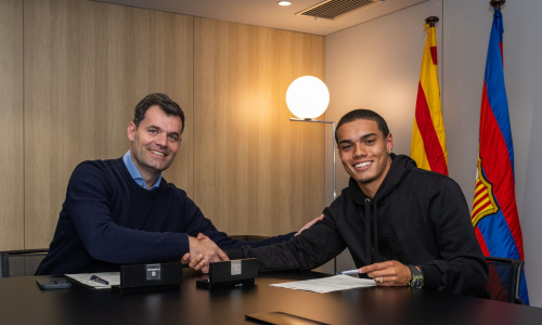 Le fils de Ronaldinho signe officiellement pour le Barça