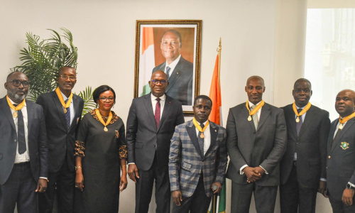 Le Ministre Adjé Silas Metch décore des membres du Conseil de l’ordre du mérite sportif