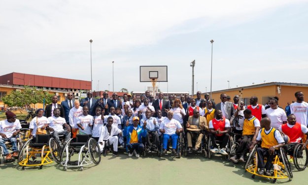 Le Ministre Adjé Silas Metch fait un don de matériels sportifs au Comité Paralympique Ivoirien