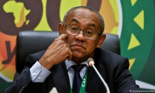 "Nous ne voulions pas prendre le risque d'organiser la CAN dans des stades vides..." :  Ahmad Ahmad se justifie