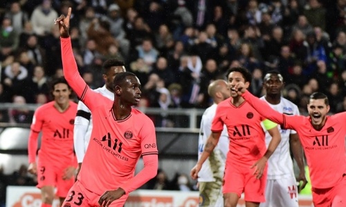 Le PSG accroché malgré un doublé de Kouassi