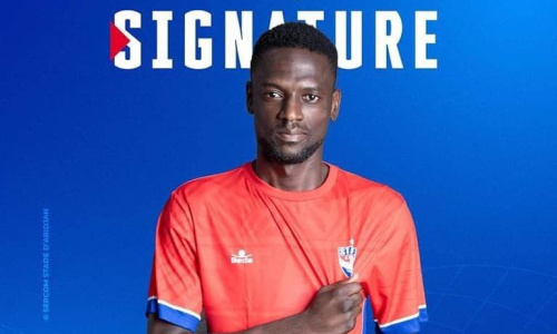 Le Stade d’Abidjan renforce son secteur défensif