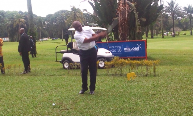 Le swing de Hambak lors du 19e Open de Cote d’Ivoire