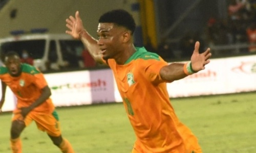 "Le temps s'arrête quand il a le ballon" : Beaumelle parle de son diamant brut, Amad Diallo