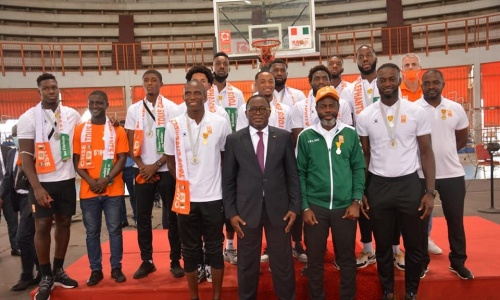 Les Eléphants Basketteurs décorés par l’Etat