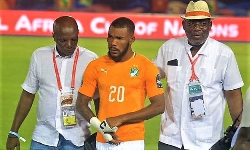 Les hommages de la FIF à Serey Dié