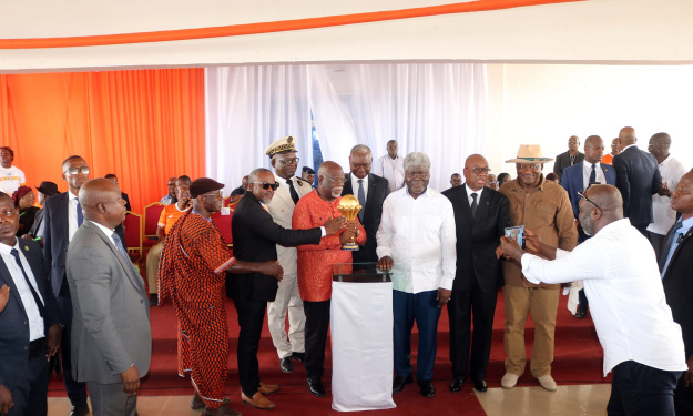 Les populations de Songon ont accueilli le trophée de la CAN en présence du Premier Ministre