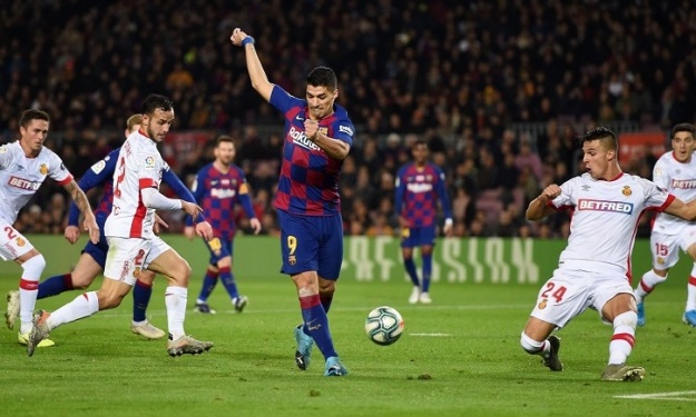 Liga : Suarez marque le but de la saison, Messi célèbre son 6è Ballon d'or avec un triplé