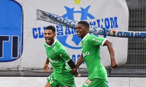 Ligue 1 : 41 ans après, Saint-Étienne dompte enfin l’OM au Vélodrome et prend la tête