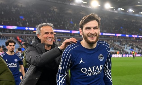 Ligue des Champions : Paris tremble mais passe face à Aston Villa, Barcelone se qualifie dans la souffrance à Dortmund