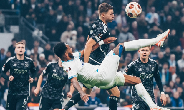 Ligue Europa : Aubameyang s’offre un triplé face à l’Ajax et qualifie l’OM