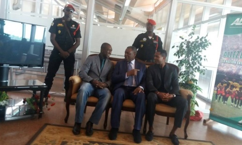 Lions Indomptables : Clarence Seedorf et Patrick Kluivert sont à Yaoundé