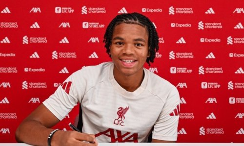 Liverpool : le prodige Rio Ngumoha signe son premier contrat professionnel