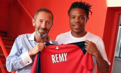 Loïc Rémy nouveau partenaire de Nicolas Pépé à Lille