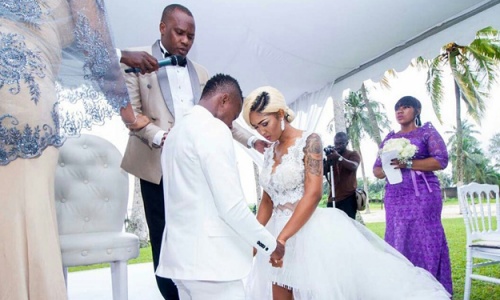 Mais que fait le couple Seri sur les bords de la lagune Ebrié ?