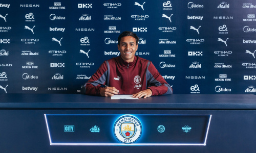 Manchester City enrôle un nouveau défenseur