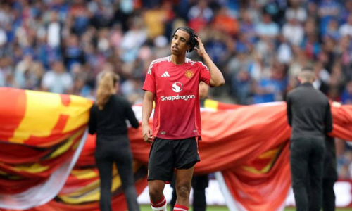 Manchester United : Leny Yoro de retour