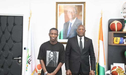 Max-Alain Gradel reçu par le Ministre Adjé Silas Metch