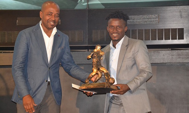 Meilleur joueur Ligue 2 (2017/18) : KANGOH Simon (LYS SASSANDRA) Meilleur joueur Ligue 2 (2017/18) : KANGOH Simon (LYS SASSANDRA)