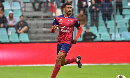 Mercato : Angers se renforce défensivement avec le recrutement d’un International Béninois