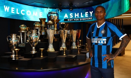 Mercato : Ashley Young quitte le Royaume pour la 1ère fois et atterrit en Lombardie