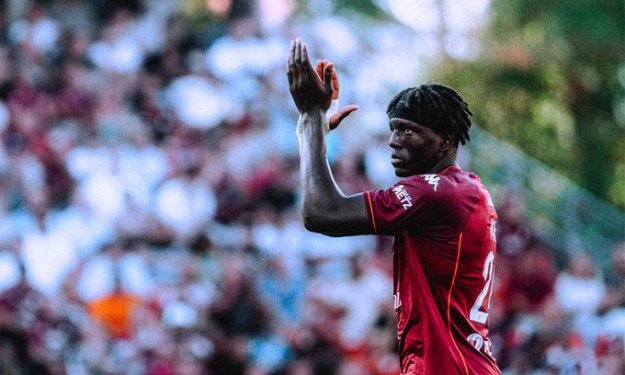 Mercato : Aston Villa enrôle un attaquant de 17 ans