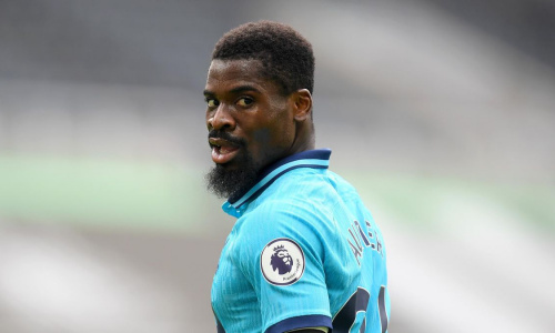 Mercato : ce qui retarde l'officialisation de Serge Aurier à Nottingham Forest