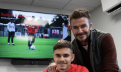 Mercato : le fils de David Beckham signe dans un club de Premier League