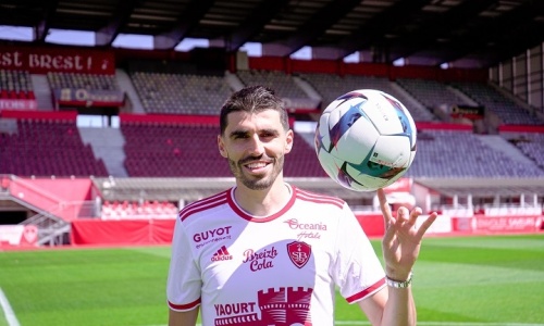 Mercato : Lees-Melou rejoint Karamoko Dembélé chez le SB29