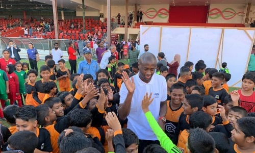 Missionné par la FIFA aux Maldives, Yaya Touré fait le point de son périple