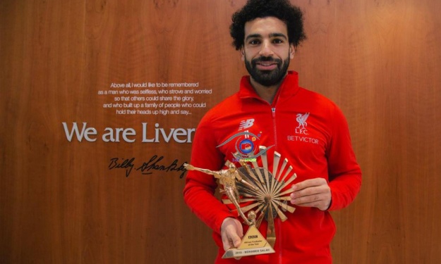 Mohamed Salah remporte le trophée du Footballeur Africain BBC pour la 2è année consécutive