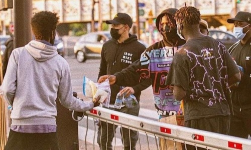 Moïse Kean vient en aide aux migrants