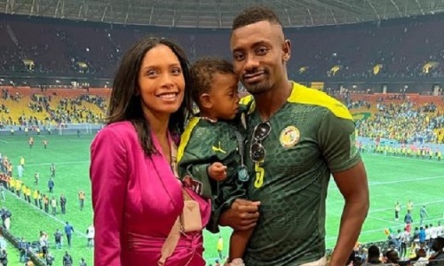 Mondial 2022 : Salomon Kalou et sa petite famille étaient au stade pour soutenir le Sénégal face à l'Egypte