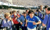 Naples va rebaptiser le stade San Paolo au nom de Diego Maradona