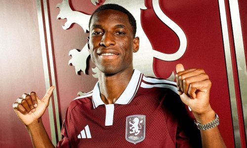 Nicolas Jackson file chez les Villans
