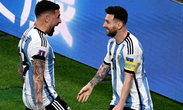 Nicolas Otamendi se fait tatouer Lionel Messi avec la Coupe du monde