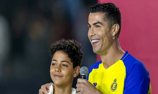 ‘‘On verra comment mes jambes tiennent’’ : Cristiano Ronaldo sur le fait de jouer avec son fils