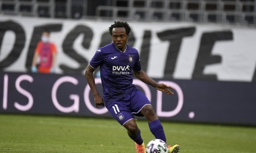 Percy Tau retourne en Premier League