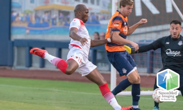 Phoenix Rising : Drogba s’offre un doublé dont un splendide coup-franc de près de 40m