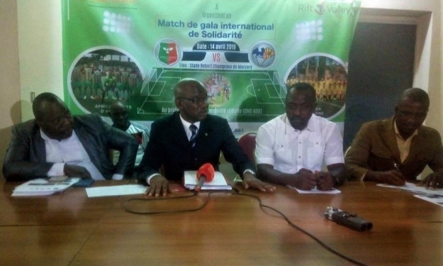 Photo prise lors de la réunion entre les membres de l'Africa Sports et ceux de l'AE Ramassà de Barcelone Photo prise lors de la réunion entre les membres de l'Africa Sports et ceux de l'AE Ramassà de Barcelone