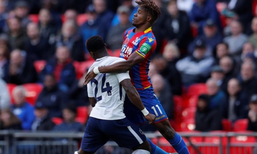 PL : Serge Aurier a failli offrir un but à Wilfried Zaha (vidéo)
