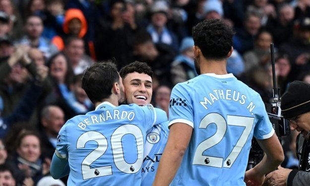 Premier League : City s’impose dans la difficulté face à Leeds, Sunderland domine Bournemouth, Brentford s’offre Burnley